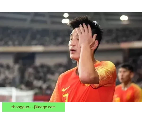 戴伟浚亚洲杯小组赛面部遭对手鞋钉直踹引发广泛争议与舆论关注 戴伟浚亚洲杯小组赛面部遭对手鞋钉直踹引发广泛争议与舆论关注