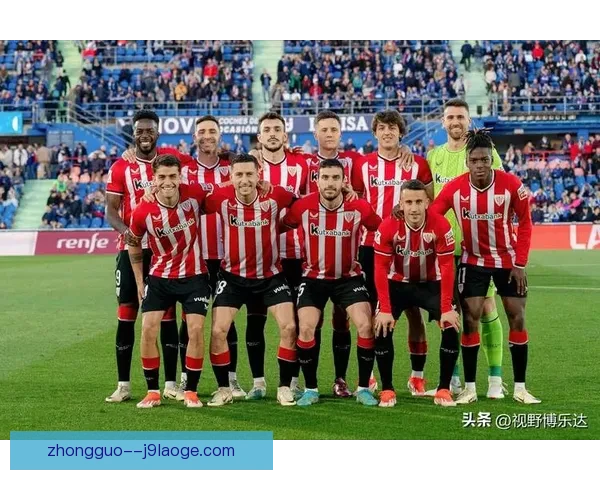 本周末英超赛程前瞻三大焦点战役决定争冠走势与欧战资格悬念再起风云 本周末英超赛程前瞻三大焦点战役决定争冠走势与欧战资格悬念再起风云